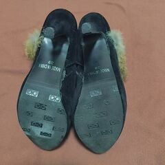 ファー付きパンプスの画像