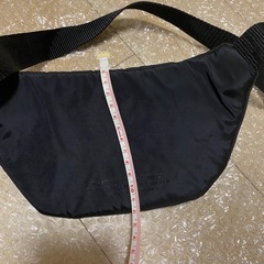 adidas ボディーバッグ　黒の画像