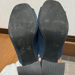 (処分予定)レディース　サンダル　スタッズ　ハート型　デニムサンダル　　LL 24.5の画像