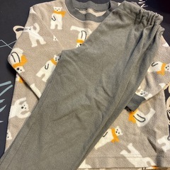 １００サイズ　フリースパジャマ
の画像