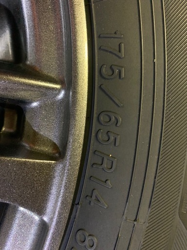 スタッドレスタイヤ　175/65r14