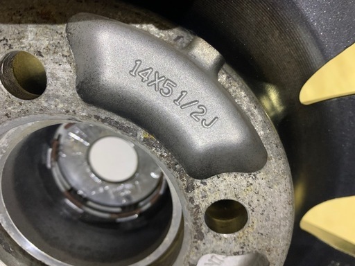 スタッドレスタイヤ　175/65r14