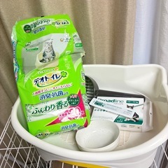 
猫飼いセット:キャットケージ、トイレセット、水入れの画像