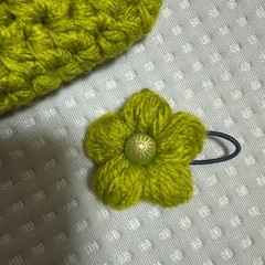 若草色のハンドメイドミニバッグの画像
