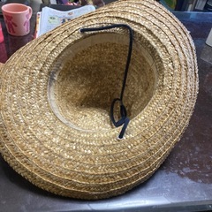 時期外れ　麦わら帽子　２つまとめての画像