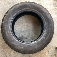 ピレリースタッドレスタイヤ195/65/15の画像