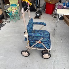 老人がおすカート
の画像