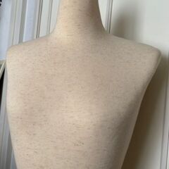 女性用トルソー　布張りの画像