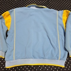 水色と黄色のポロシャツスタイルのジャージ、体操服　サイズ110、中古品で使用感あり。の画像