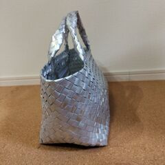 トートバッグ　シルバーの画像