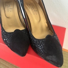 パンプス　黒　ヒールの画像