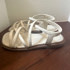 サンダル　女の子　21.5の画像