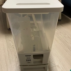 米びつ　ニトリの画像