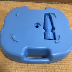 パラソルスタンドとおまけのパラソルの画像