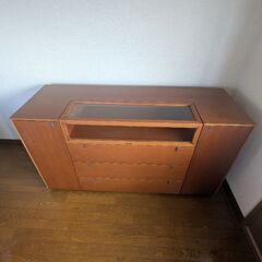 10/28引き取り限定●イタリア製の木製キャビネット　十分使えます！の画像