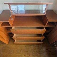 10/28引き取り限定●イタリア製の木製キャビネット　十分使えます！の画像