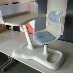 未使用/新品　訳あり特価　一体型デスク＆チェア セット 高さ調整 キャスター付き キッズデスク キッズチェアの画像