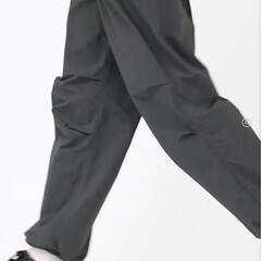 Sサイズ　パラシュートパンツ　GU グレーの画像