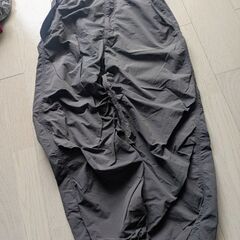 Sサイズ　パラシュートパンツ　GU グレーの画像