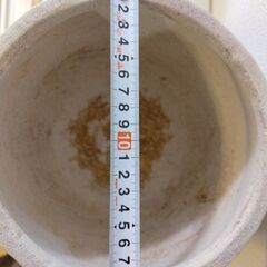 陶器植木鉢　薄グレー　使用済みの画像