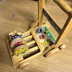 アンパンマン　手押し車　木製　ベビー用品　つかまり立ち　歩行器の画像