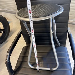 折りたたみ椅子の画像