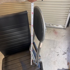 折りたたみ椅子の画像