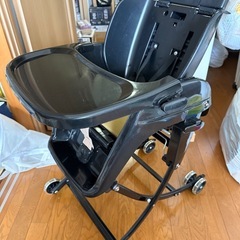 ベビーチェアー、揺籠の画像
