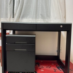 学習机、学習机引出し、学習机棚、電気スタンドの画像