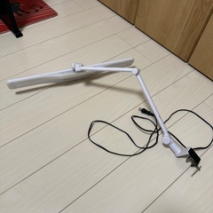 学習机、学習机引出し、学習机棚、電気スタンドの画像