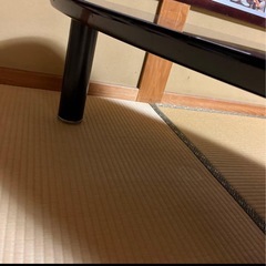 楕円形　テーブルの画像