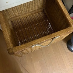 ☘️木製＆ラタン　キャビネット　　の画像