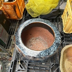 火鉢　大きめ　メダカ　金魚 直径42センチ 高さ32センチ 大きめの火鉢です。の画像