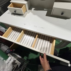 IKEAドレッサーの画像