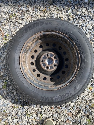 スタッドレスタイヤ