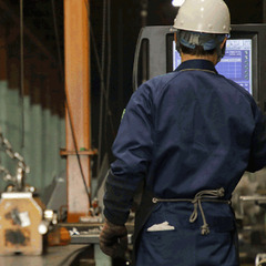 工場内の見回り業務（機械オペレーター）の画像