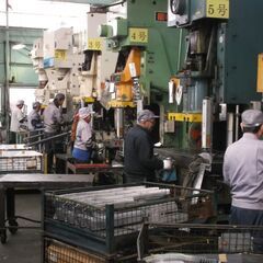 工場内の見回り業務（機械オペレーター）の画像