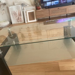 ガラステーブルの画像