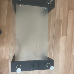 ガラステーブルの画像