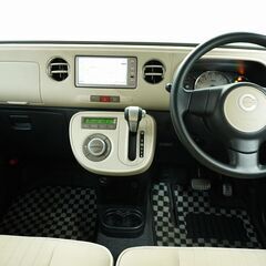 自社ローン専門の中古車販売店☆お気軽にご連絡くださいませ🌟の画像