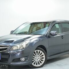 自社ローン専門の中古車販売店☆お気軽にご連絡くださいませ🌟の画像