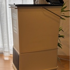 コンパクトな可愛いゴミ箱の画像