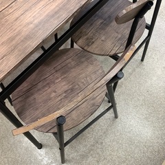 4人用ダイニングセットの画像