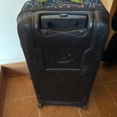 バートンのスーツケース　スノボ　アウトドアにいかがですか？の画像