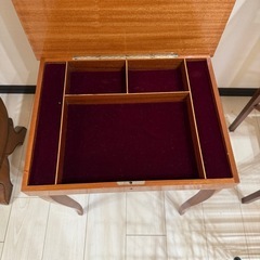 上開きインテリア　アクセサリーケースの画像