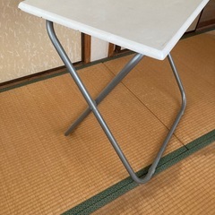 小さいテーブル【差し上げます】の画像
