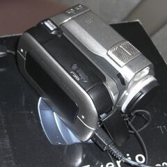 ビデオカメラ　Everio GZ-MC200の画像