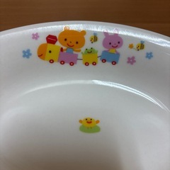 子供用カレー皿の画像