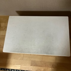 ハンドメイドの机の画像