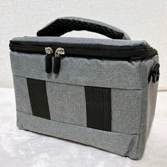 カメラバッグ　グレー　ショルダー　一眼レフの画像